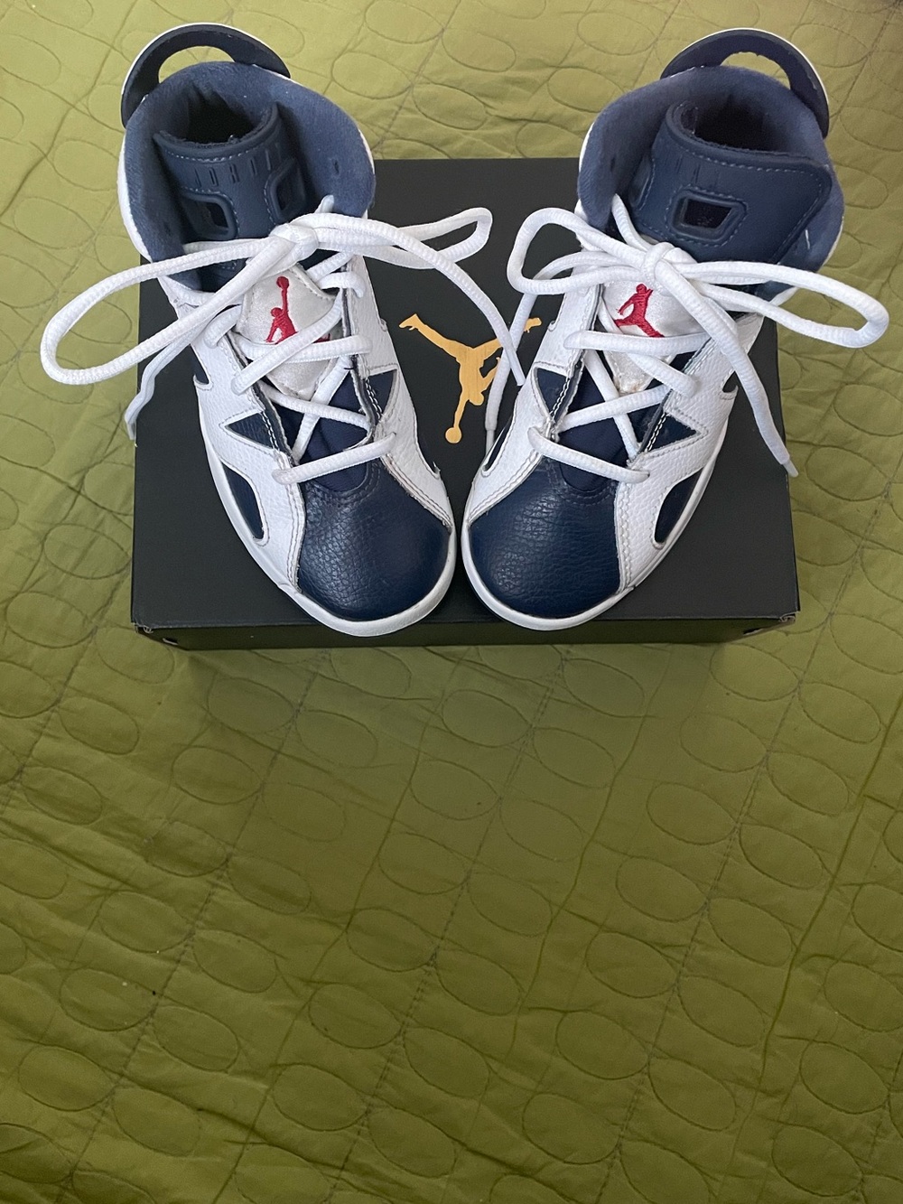 EUC Jordan Kids Navy and White High-Top Sneakers Size 12c